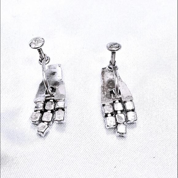 VINTAGE SIGNED PHYLLIS STERLING SILVER RHINESTONE HUGGIE SCREW BACK EARRINGS - Picture 4 of 5